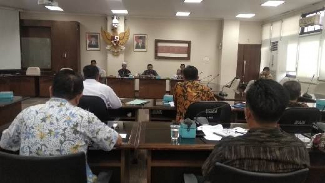 DPRD Sumbar Minta Penjelasan DKP Terkait Penertiban Danau Singkarak