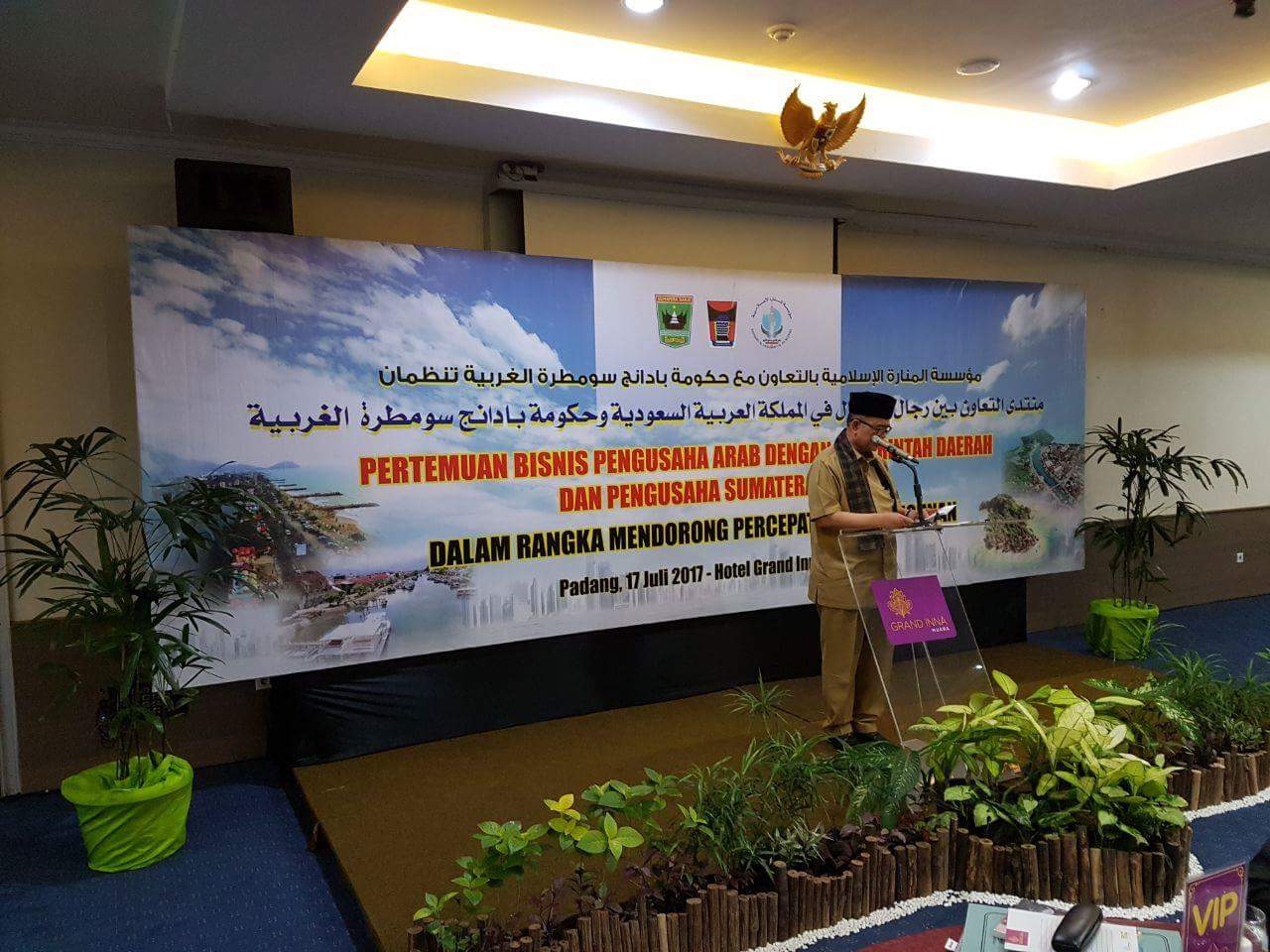 Wagub Drs. H. Nasrul Abit Buka Acara Temu Bisnis Antara Pengusaha Arab Dengan Pemerintah Daerah dan Pengusaha Sumatera Barat