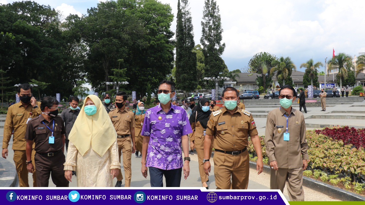 Gubernur : Gubernur Tinjau Pelaksanaan Tatanan Normal Baru Produktif dan Aman Covid-19 Di Kota Bukittinggi.