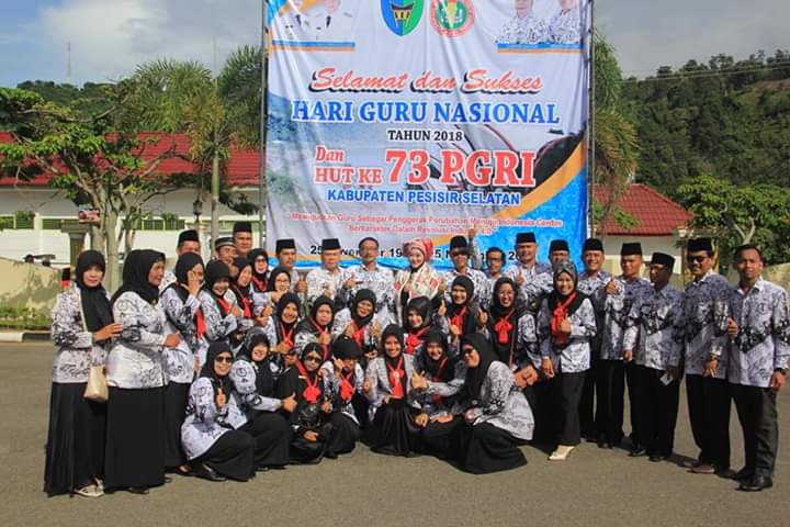 Bupati Himbau Guru Tingkatkan Etos Kerja