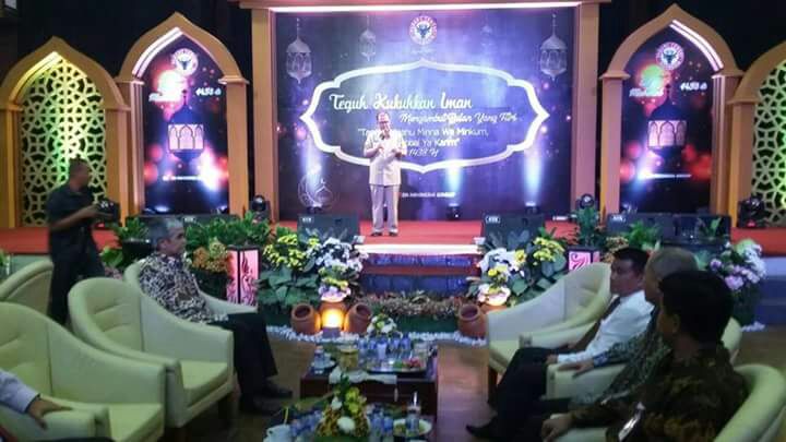 Wagub Menghadiri acara Halal bi Halal Karyawan PT. semen Padang 