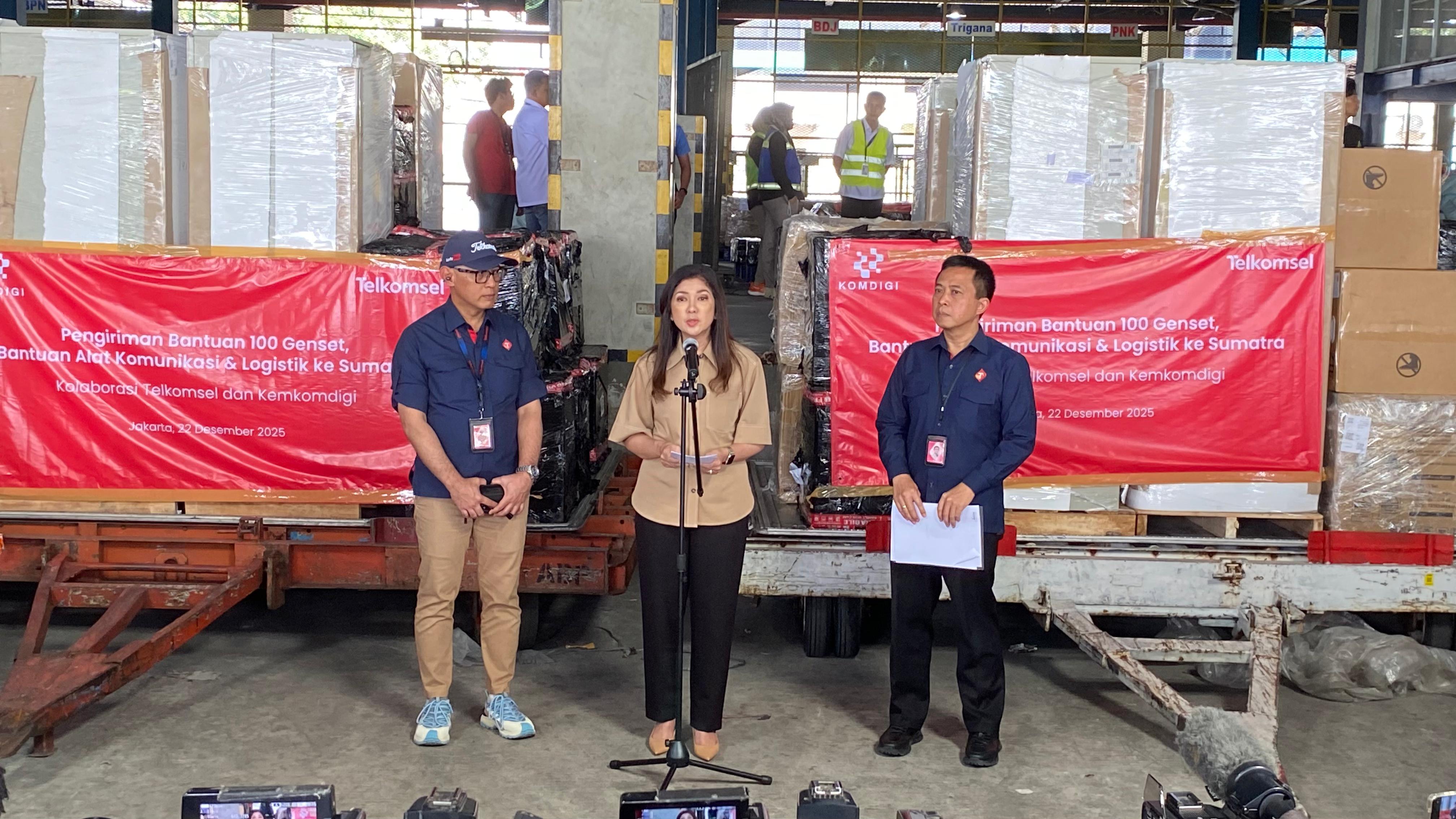 Pemerintah Kirim Genset dan Ponsel Pintar ke Wilayah Banjir Sumatra