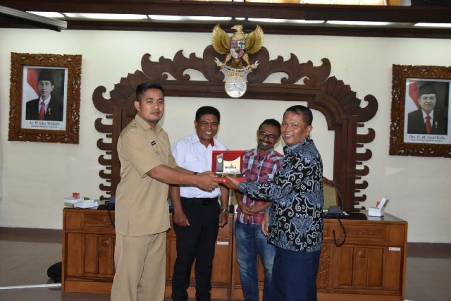 Sekretariat DPRD Sumbar Boyong Wartawan Studi Tiru ke Bali