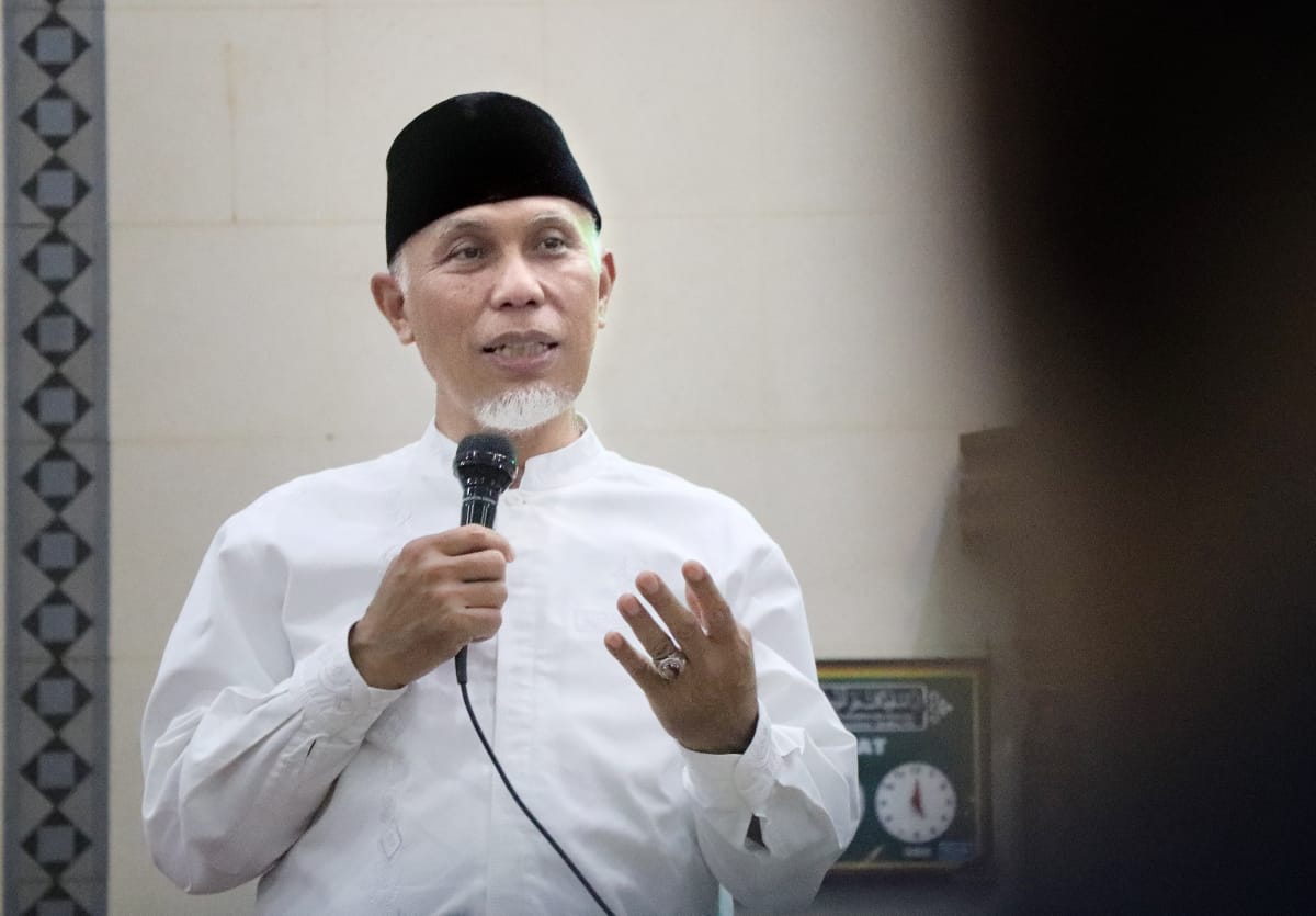 SAFARI RAMADAN KE KOTO ANAU, GUBERNUR: SUDAHI KEBIASAAN BUANG SAMPAH KE SUNGAI