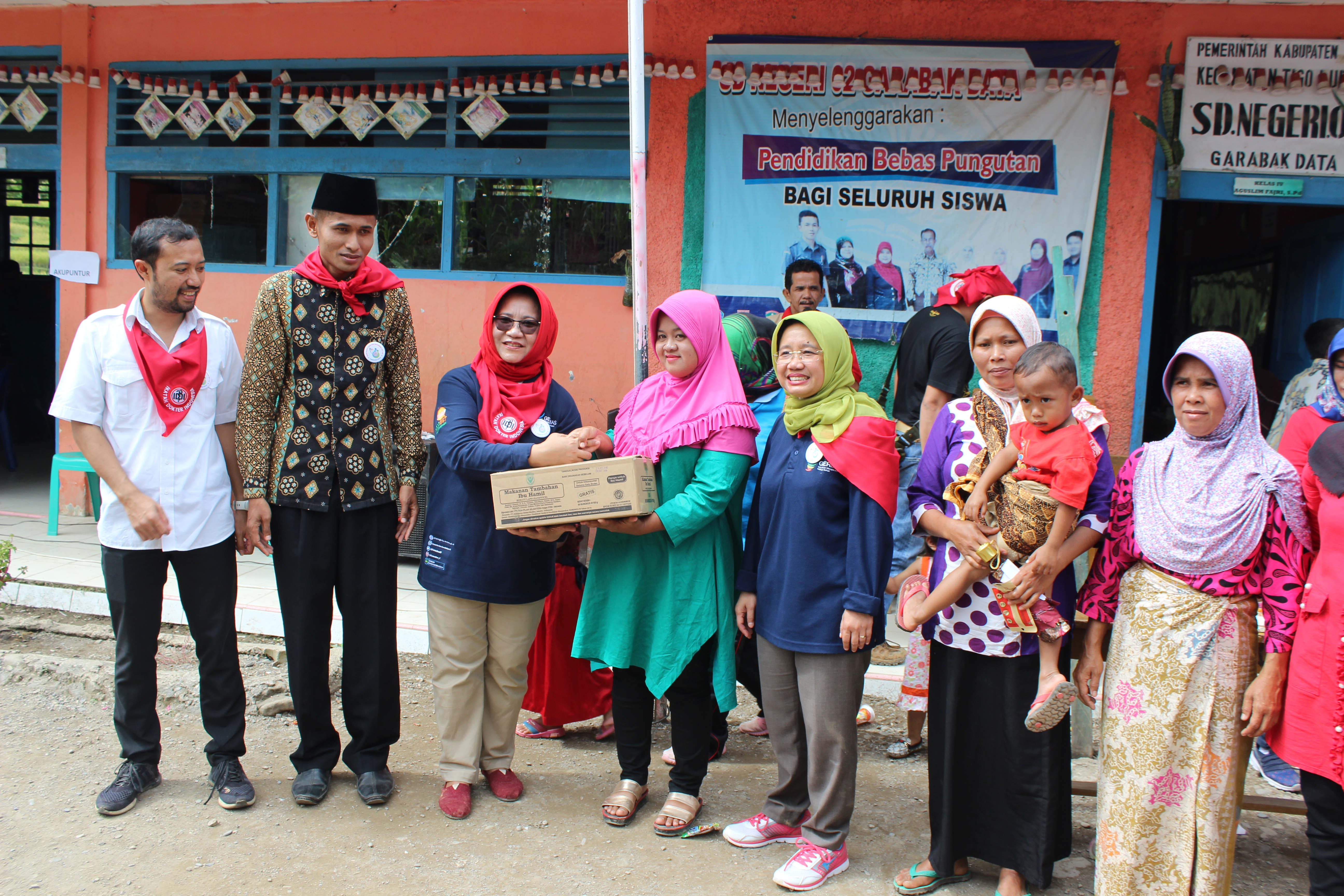 PELAYANAN KESEHATAN DAERAH TERPENCIL ( Garabak Data, Kabupaten Solok 27, 28 April s/d 29 Mei 2018 ) )