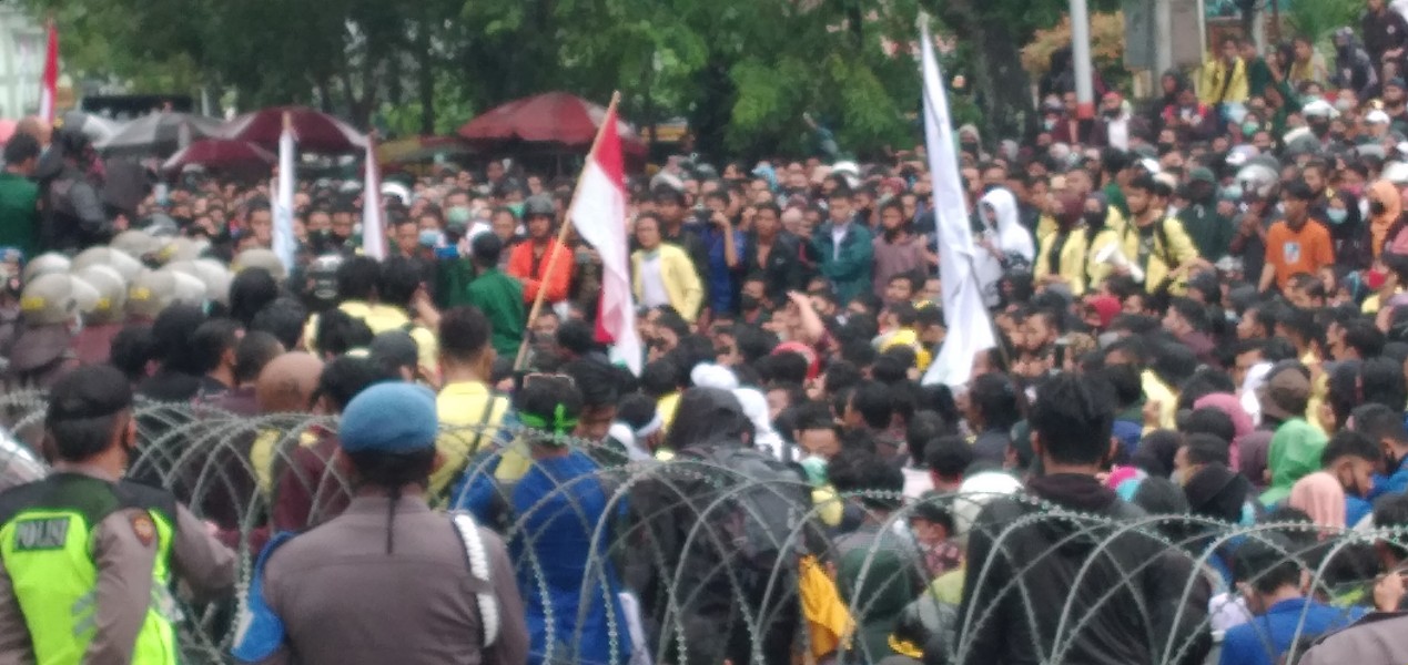 Ketua DPRD Sumbar Temui Mahasiswa, Aspirasi Akan Diteruskan ke Pemerintah Pusat