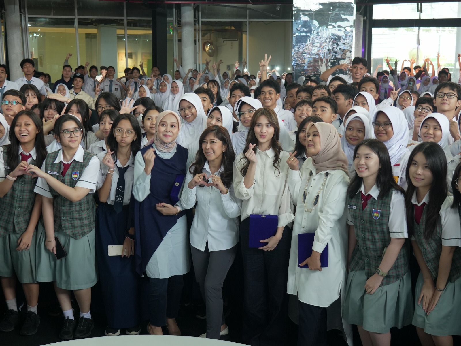 Pemerintah Jelaskan Alasan Penundaan Akses Media Sosial bagi Anak di Bawah 16 Tahun