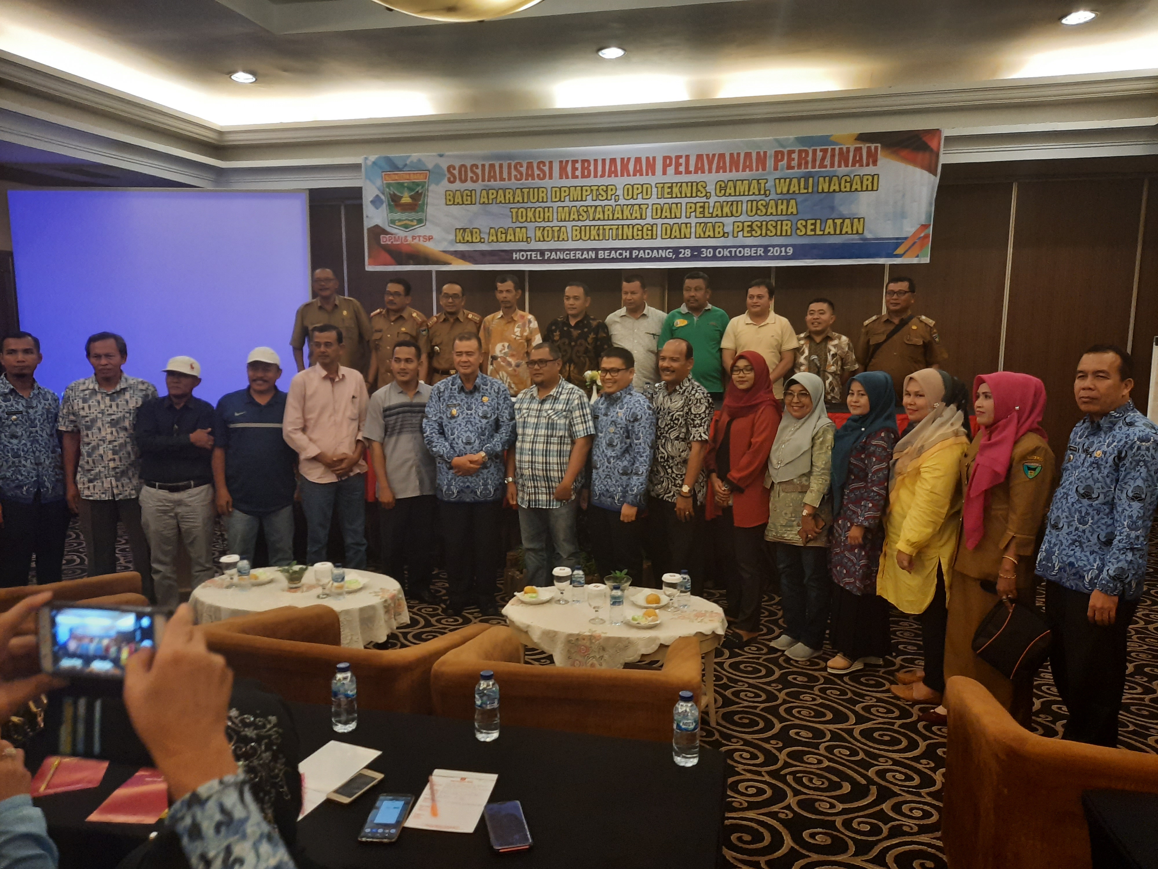 Wagub buka secara resmi Sosialisasi kebijakab Pelayanan Perizinan