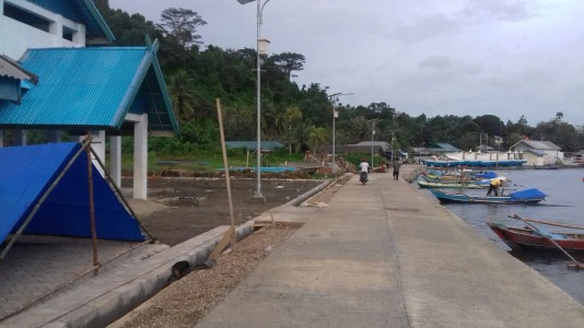 PERMUDAH AKSES AKTIVITAS NELAYAN, UPTD PPP SIKAKAP BANGUN JALAN PELABUHAN