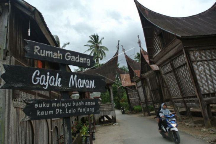 Ini Yang Menggerakan Hati Jokowi Merevitalisasi Kawasan Saribu Rumah Gadang
