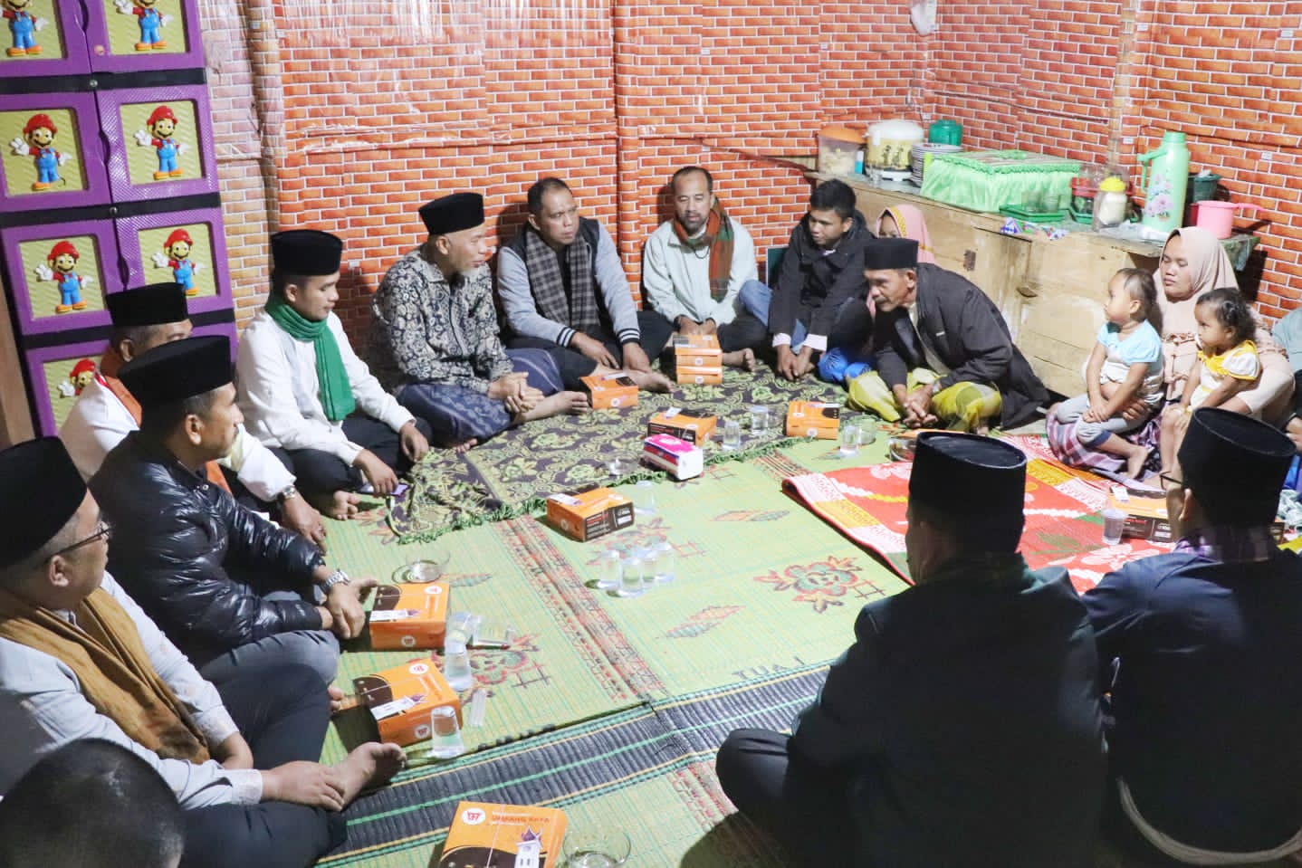 GUBERNUR SINGGAH SAHUR DI RUMAH TERATAS DI KAKI GUNUNG SINGGALANG