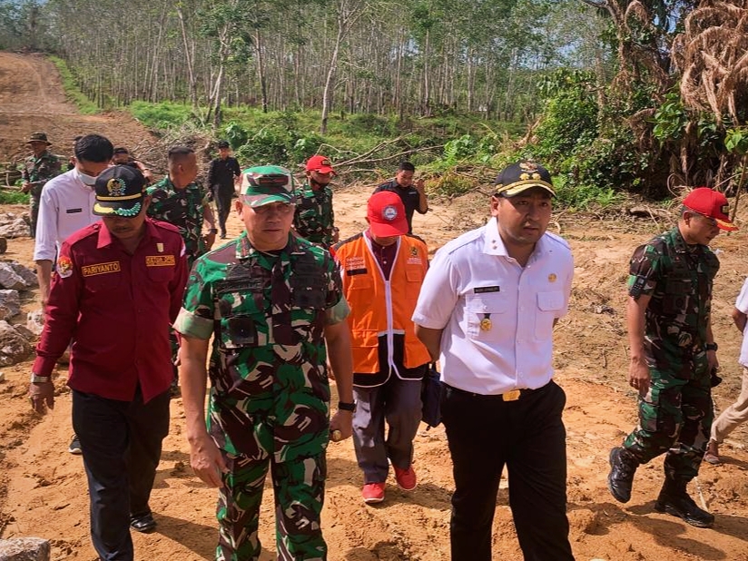 TMMD ke-113 Buka 10 KM Jalan di Bonjol, Dharmasraya