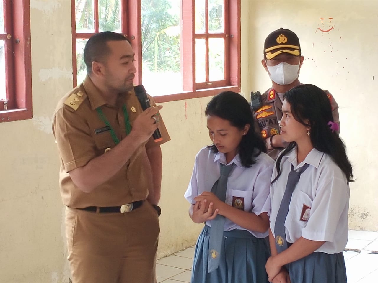 Wagub Sumbar Berikan Motivasi SMAN Sipora Untuk  Berinovasi Menuju SDM Unggul