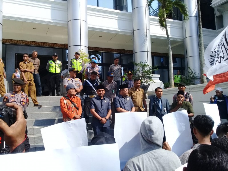 Gema Pembebasan Sumbar Galang Dukungan Untuk Pemberhentian Mahasiwa IAIN Kendari