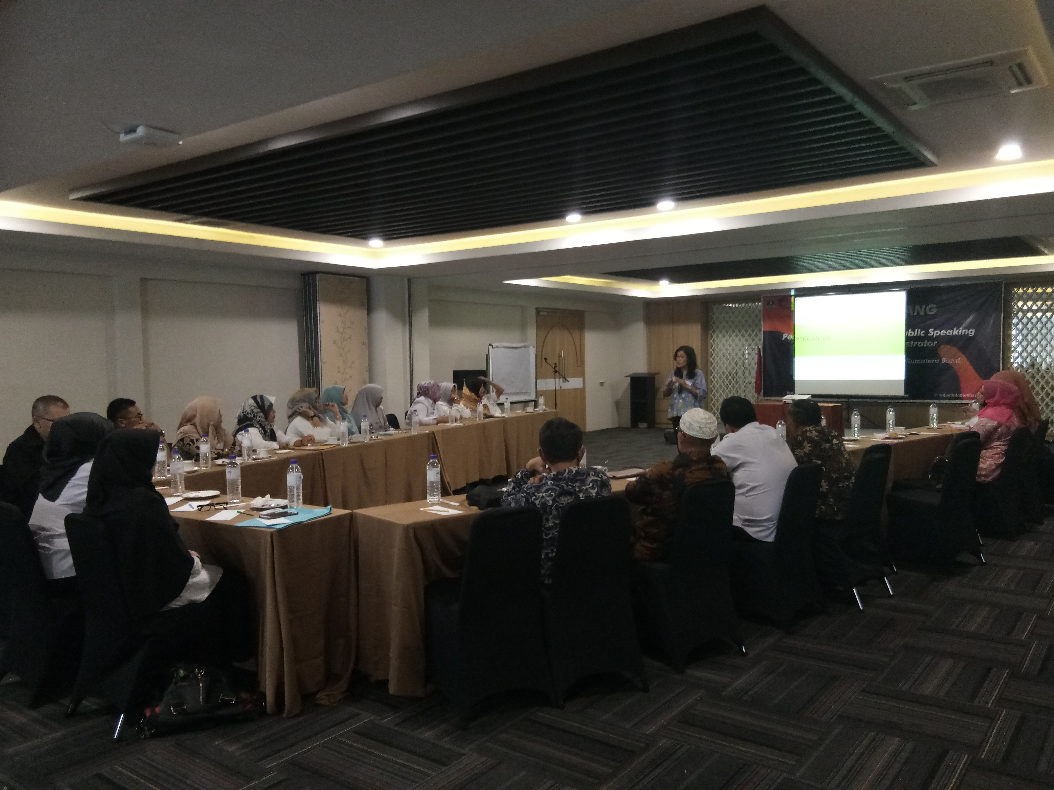 Diskominfo Sumbar Gelar Bimtek Publik Speaking