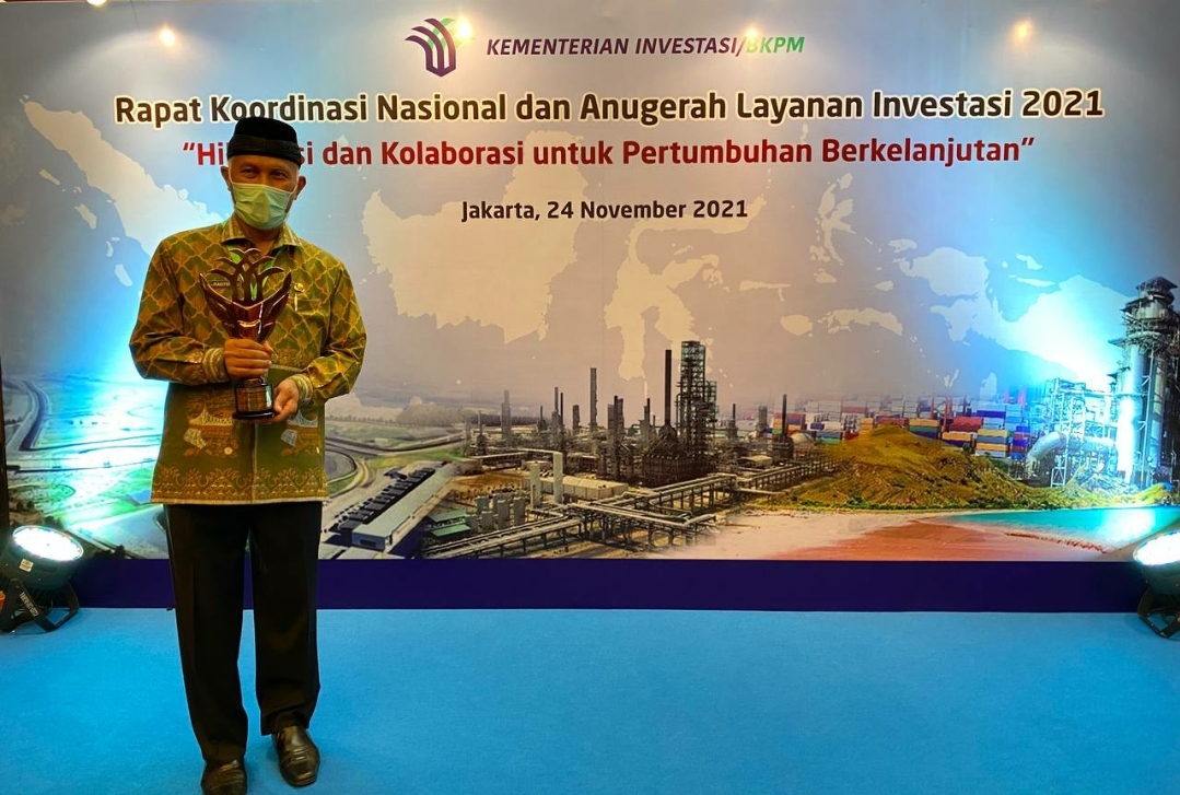 Sumbar Raih Anugerah Layanan Investasi 2021