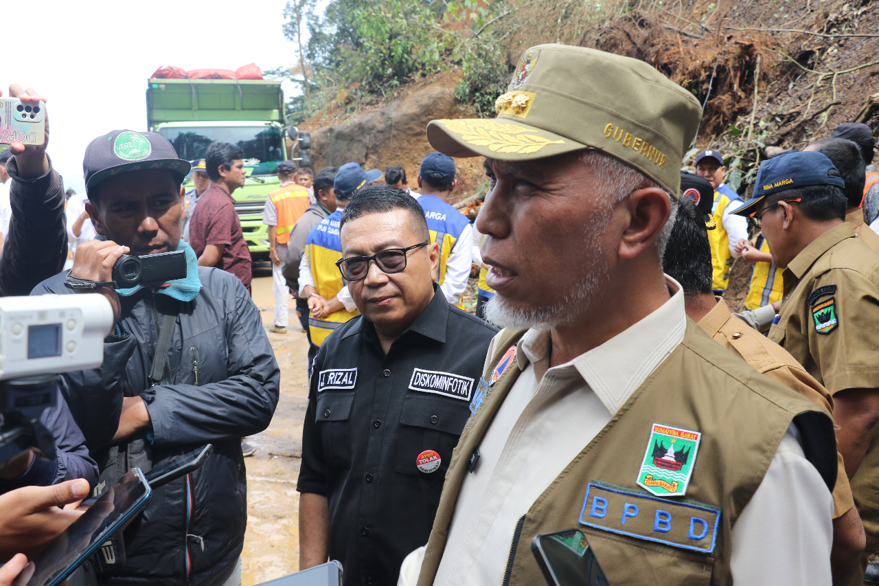 Kembali Tinjau Sitinjau Lauik, Gubernur Sumbar: Pemulihan Total Oleh BPJN Dimulai Hari Ini