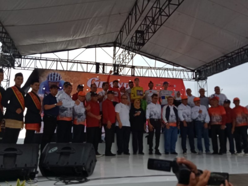 Tour de Singkarak 2019 Berakhir, Pebalap Australia Raih Juara Umum