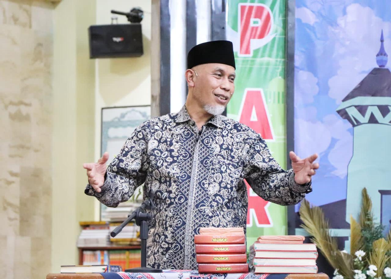 GUBERNUR URAI PERMASALAHAN 15 TON SAMPAH HARIAN PASAR PADANG LUA