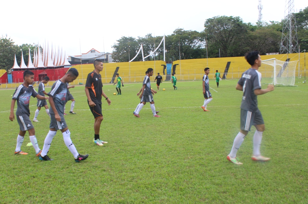 JELANG LEBARAN ATLET PPLP SUMBAR TETAP LATIHAN
