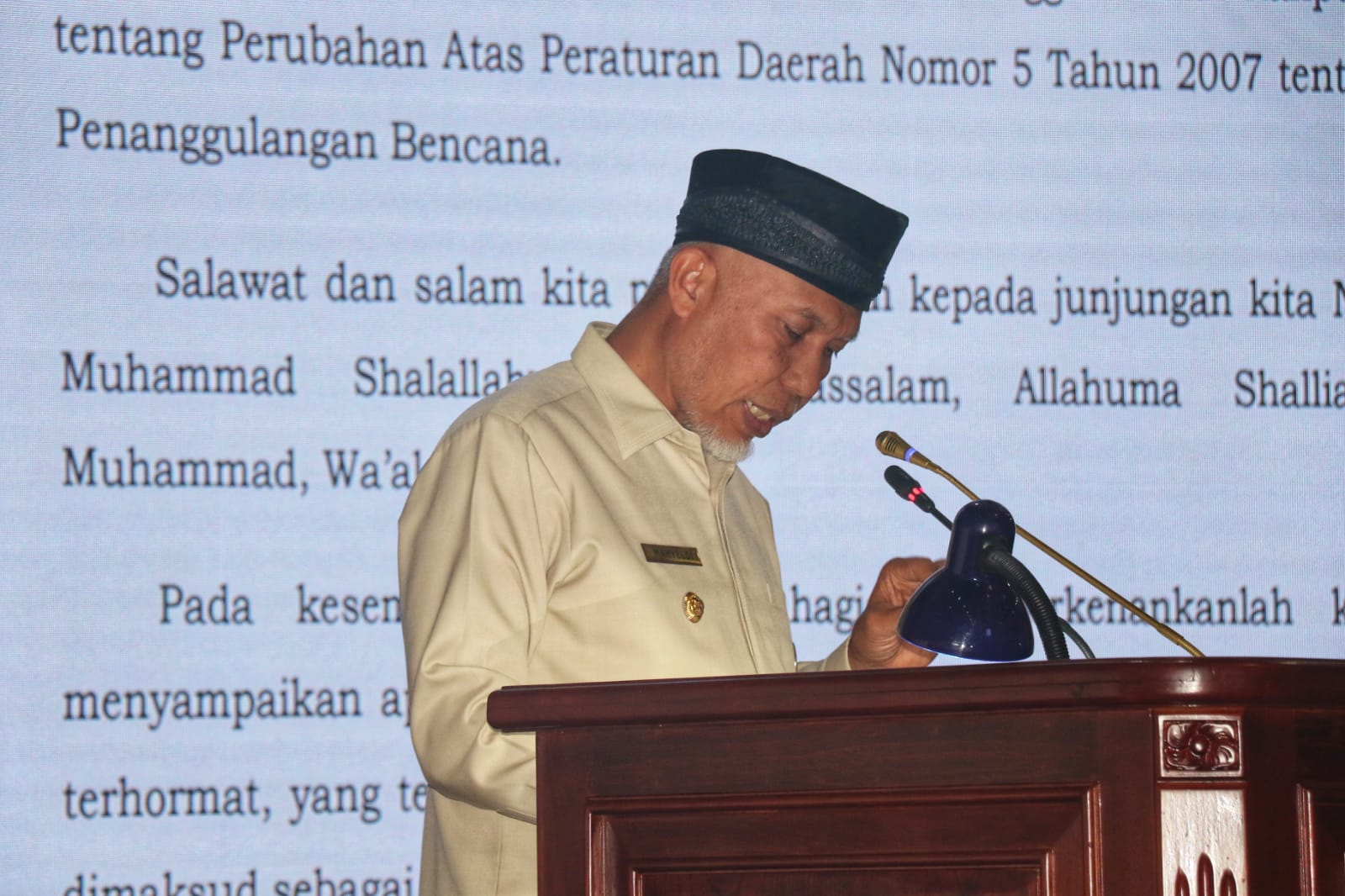 Gubernur Mahyeldi Tanggapi Tiga Ranperda Baru Dalam Rapat Paripurna DPRD Sumbar
