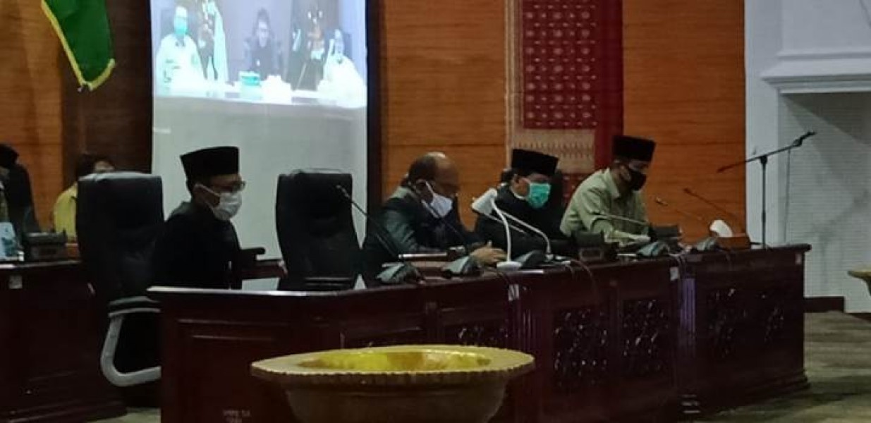 Gubernur Sumbar Sampaikan LKPJ, DPRD Bentuk Pansus