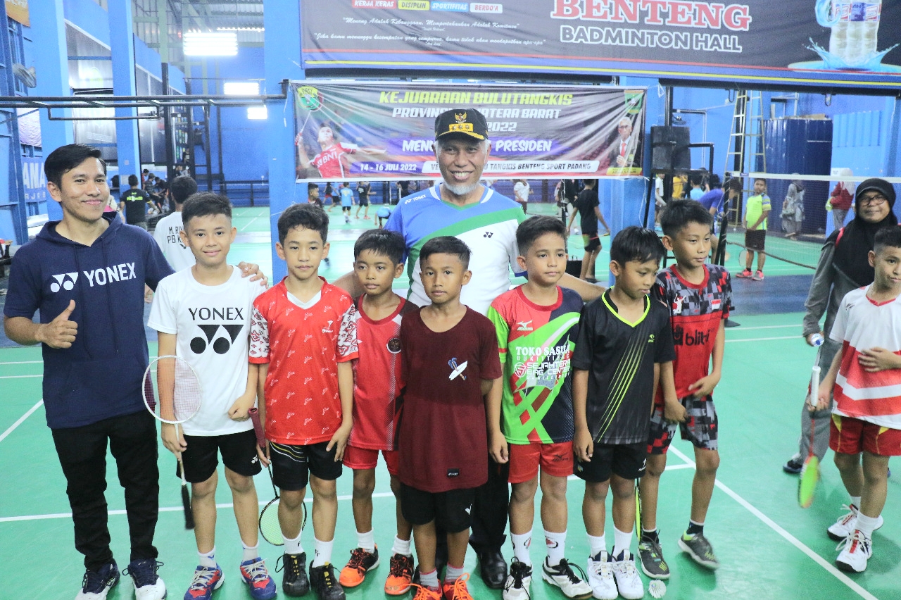 Perebutkan Tiket ke Piala Presiden, Gubernur Sumbar Buka Kejurprov Bulu Tangkis 2022