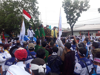 SPMI Bersama Mahasiswa Unjuk Rasa ke DPRD Sumbar Tolak RUU Omnibuslaw