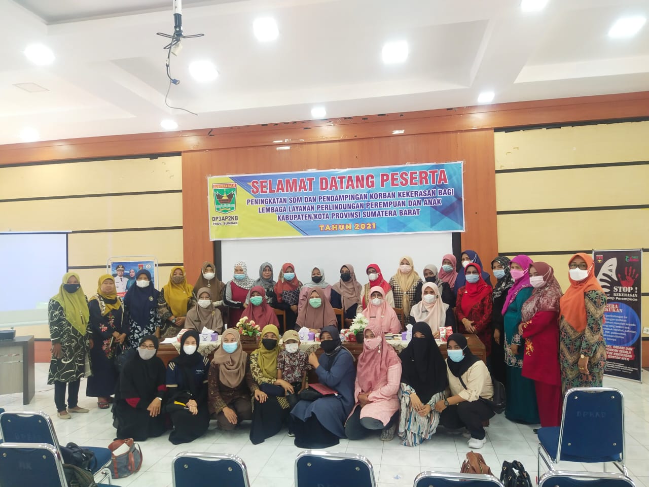 DP3AP2KB Prov. Sumbar Gelar Acara Peningkatan  SDM dan PendampinganLembaga Layanan   Perempuan dan Anak di Kota Bukittinggi