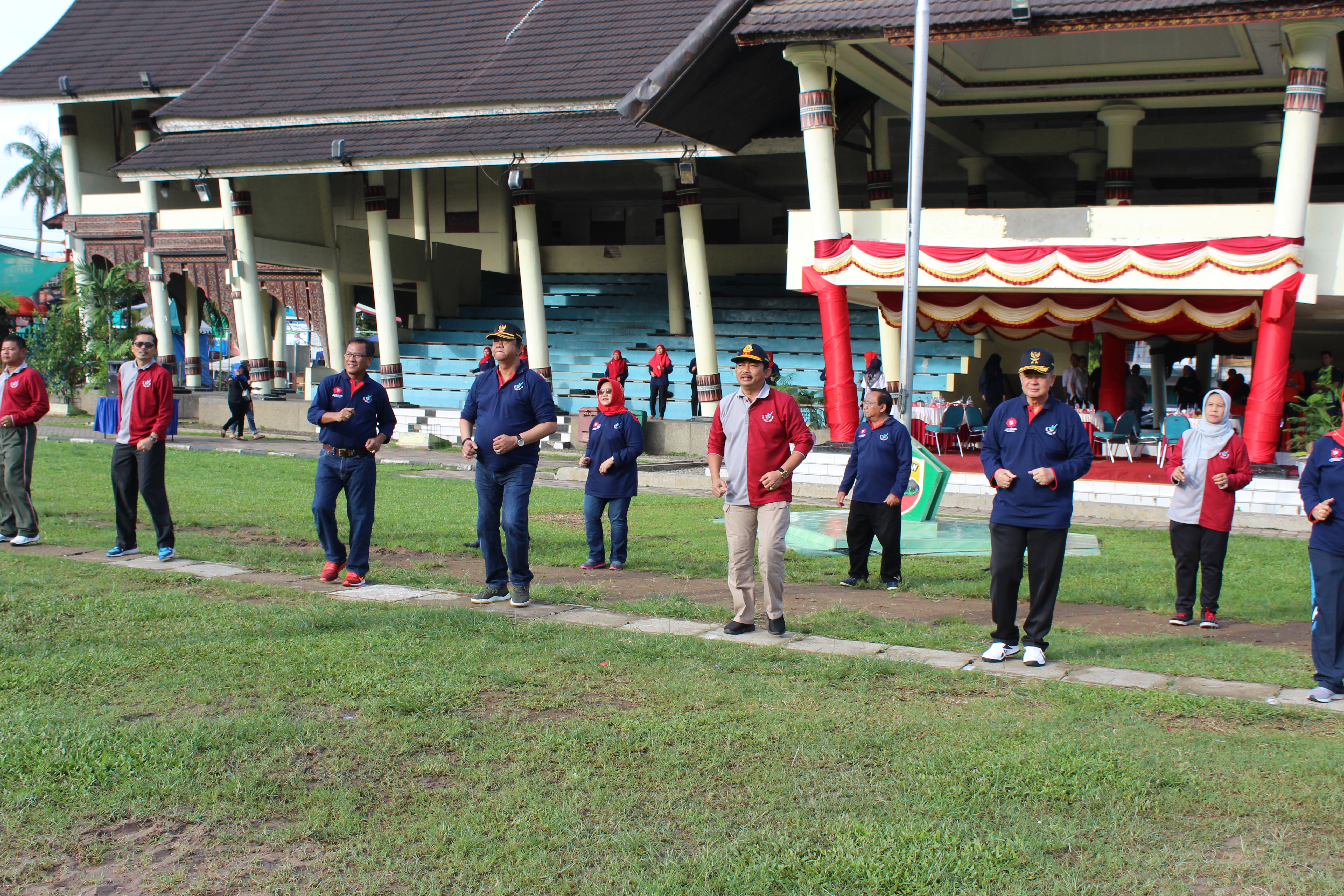 Senam Pagi HKN ke 54 di Lapangan Imam Bonjol Padang