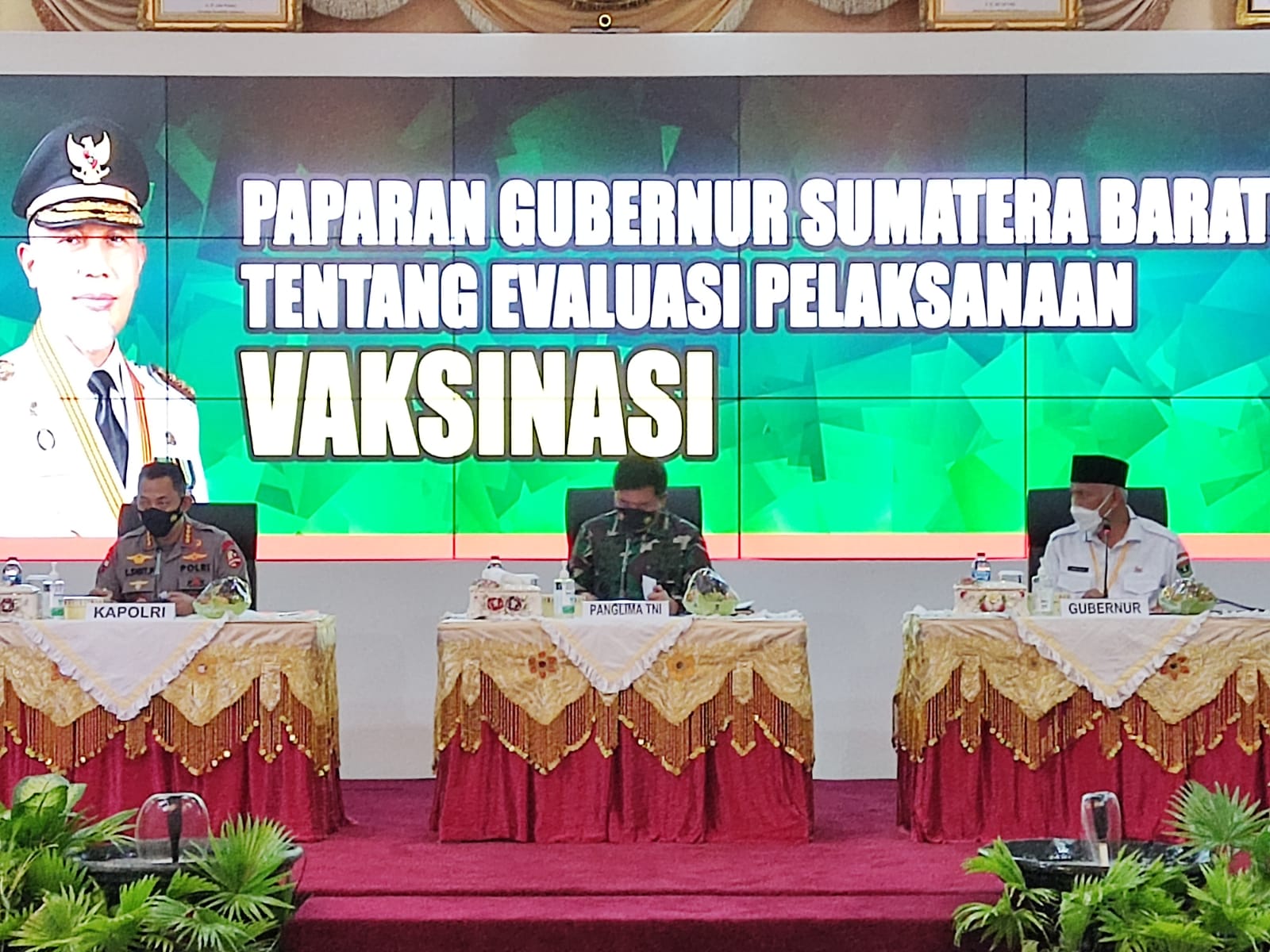 Ingatkan Jangan Lengah Prokes, Panglima TNI dan Kapolri Apresiasi Pencapaian Vaksinasi Sumbar