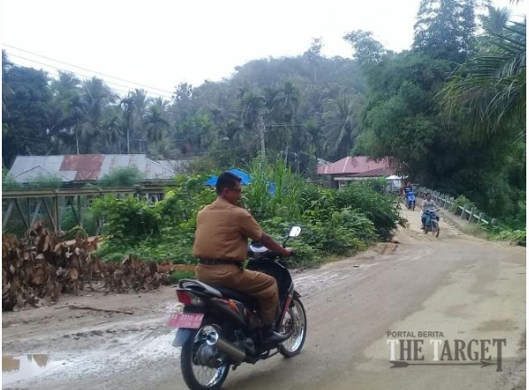  Jembatan Batang Kurimo Tak Kunjung Diperbaiki, Sudah Setahun Rusak