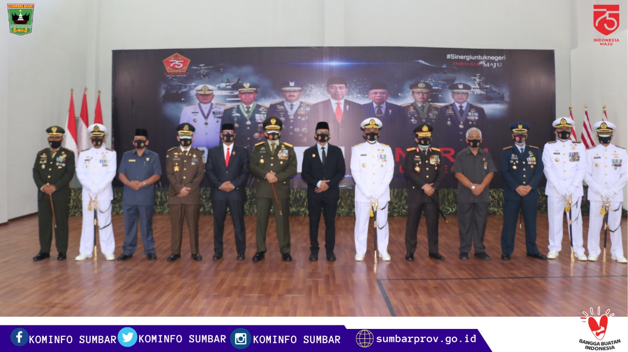 Gubernur Irwan Prayitno Hadiri Upacara Peringatan HUT TNI ke-75