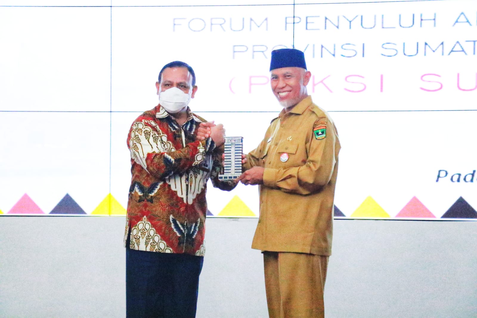 Sumbar Raih Penghargaan Peringkat Ketiga MCP dari KPK