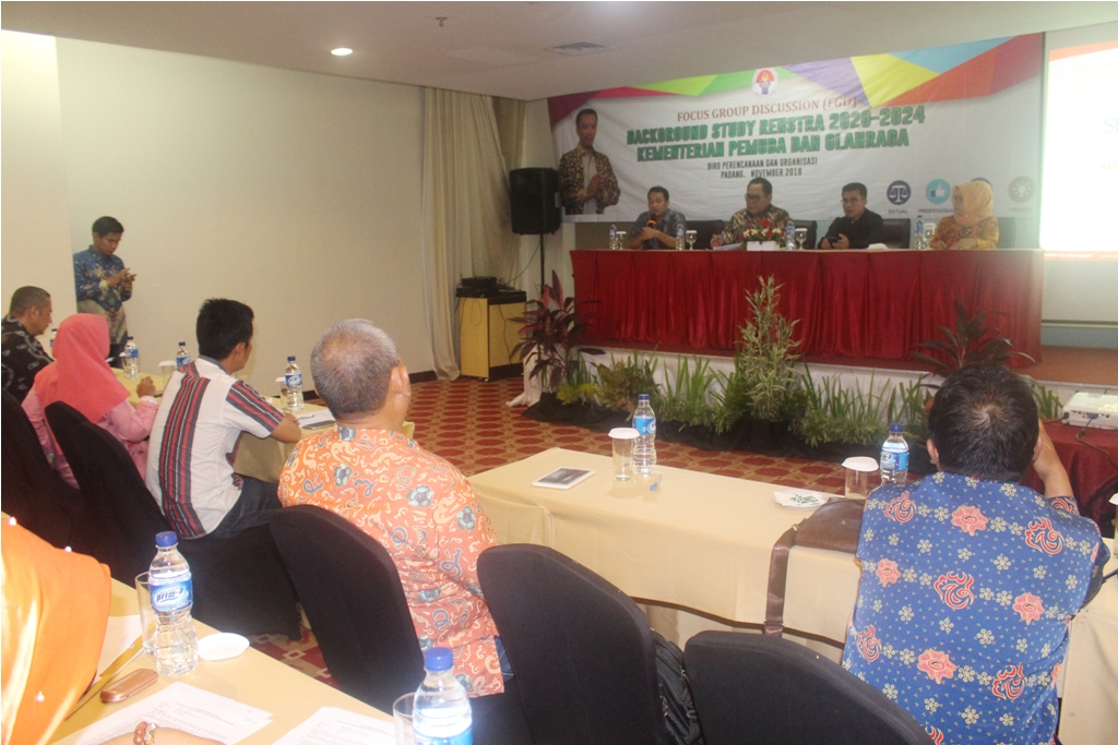 KEMENPORA GELAR FGD  DAN WORKSHOP DI PADANG