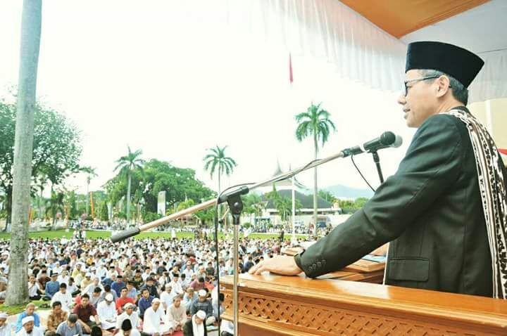 Shalat Idul Adha di Halaman Kantor Gubernur Sumbar