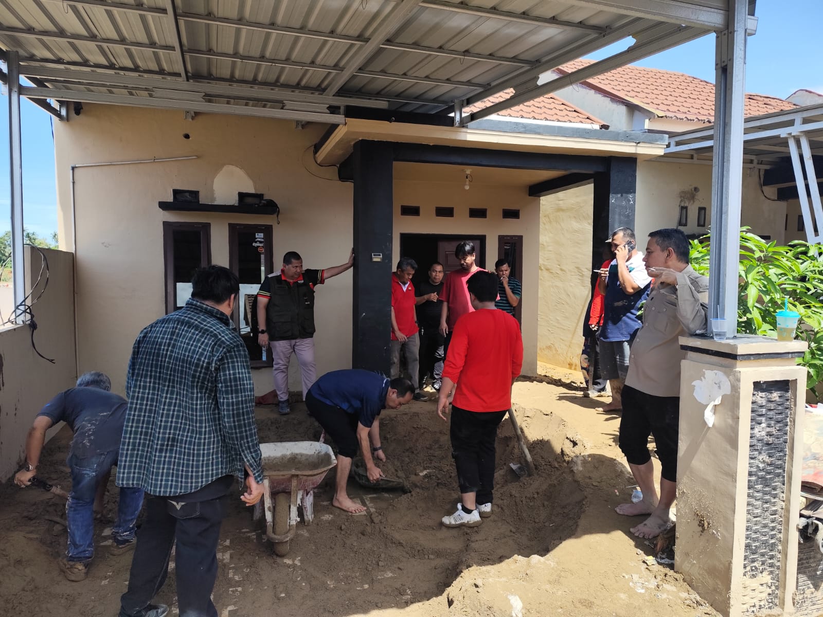 Pemprov Sumbar Gelar Goro Massal di Gurun Laweh, Sekda: Kita Ringankan Beban Warga