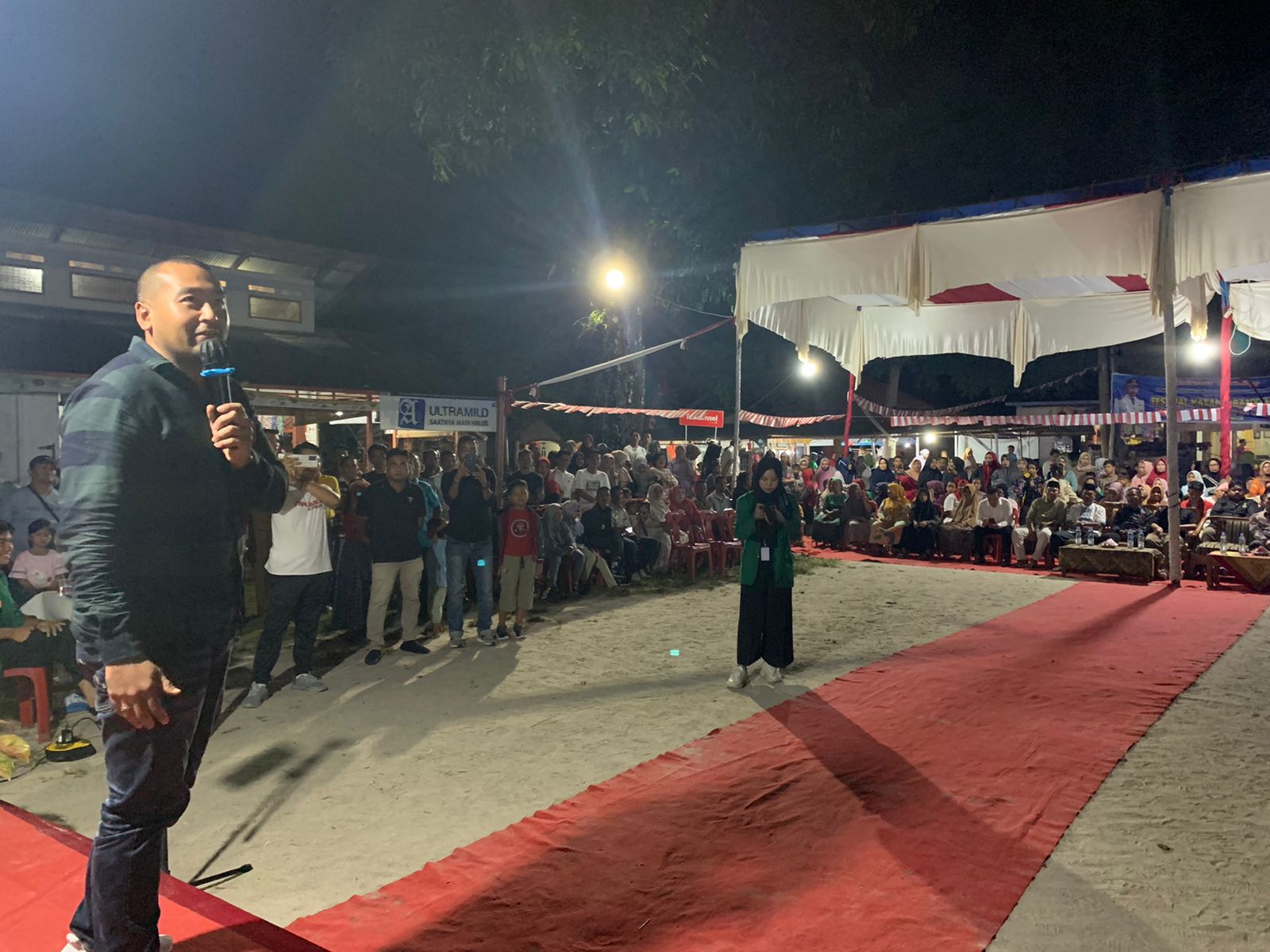 Bersama Wagub Audy, Ribuan Warga Meriahkan HUT RI di Festival Kasang Banyanyi