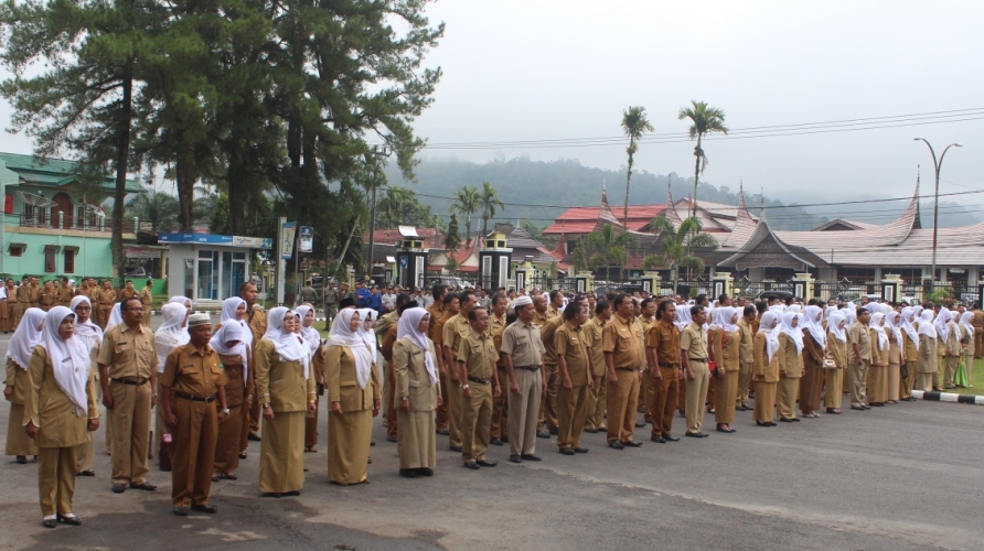 Kembali Bupati Yusuf Lubis Monitor Kehadiran ASN Dalam apel Gabungan