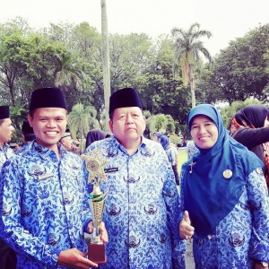 DKP PROV.SUMBAR MENJUARAI LOMBA TALI SAYAK DI HUT KORPRI KE-46