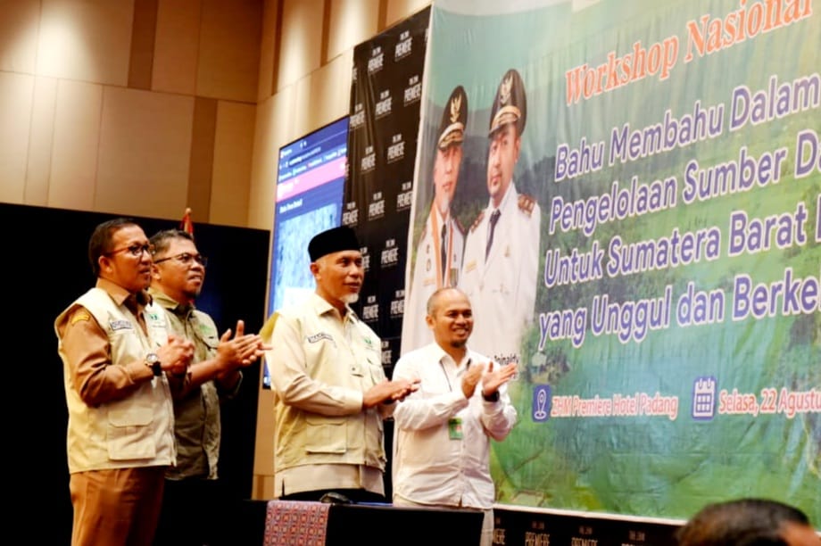 Akselerasi Perhutanan Sosial Sumbar, Gubernur Mahyeldi Launching Program Pohon Asuh dan Kukuhkan Pokja P3S 
