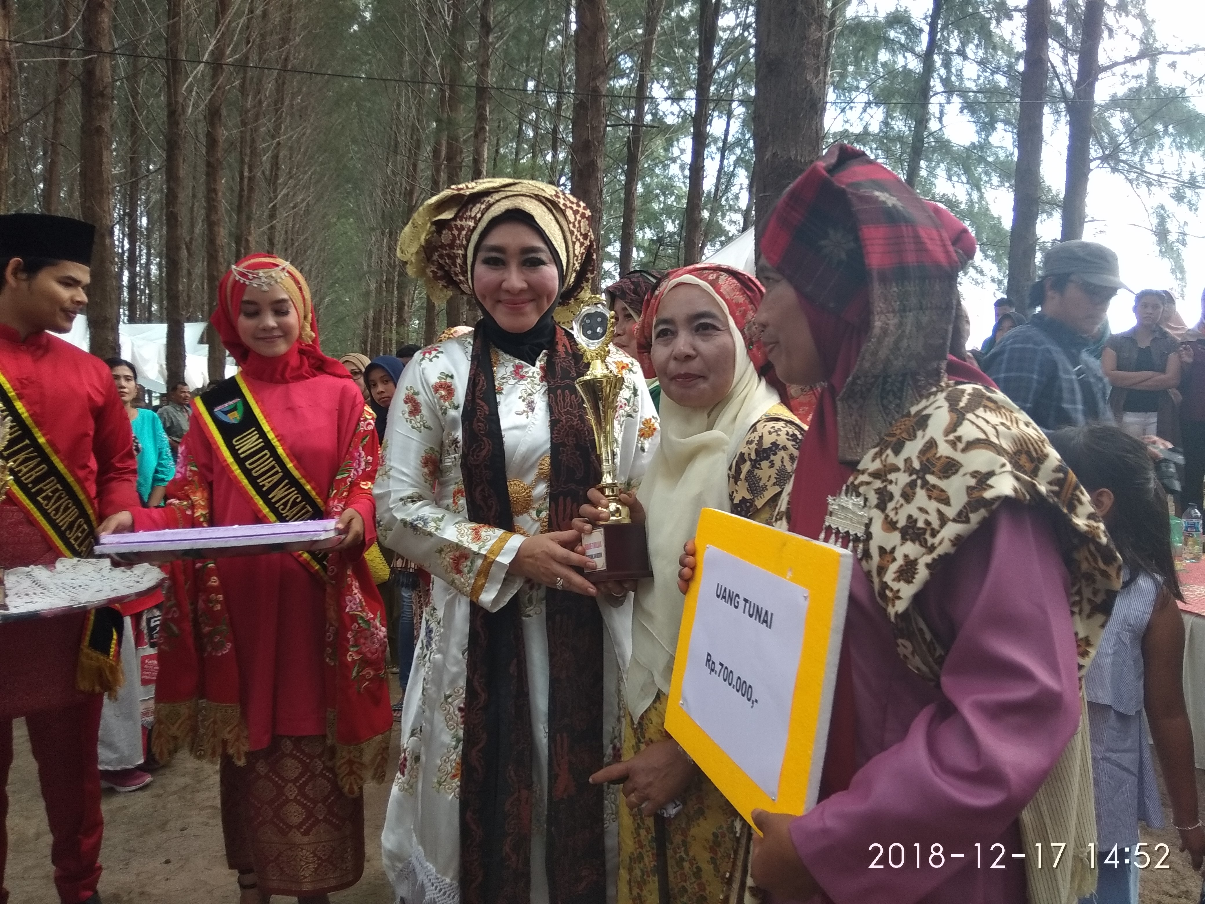 Parade Tikuluak Event Lestarikan Budaya