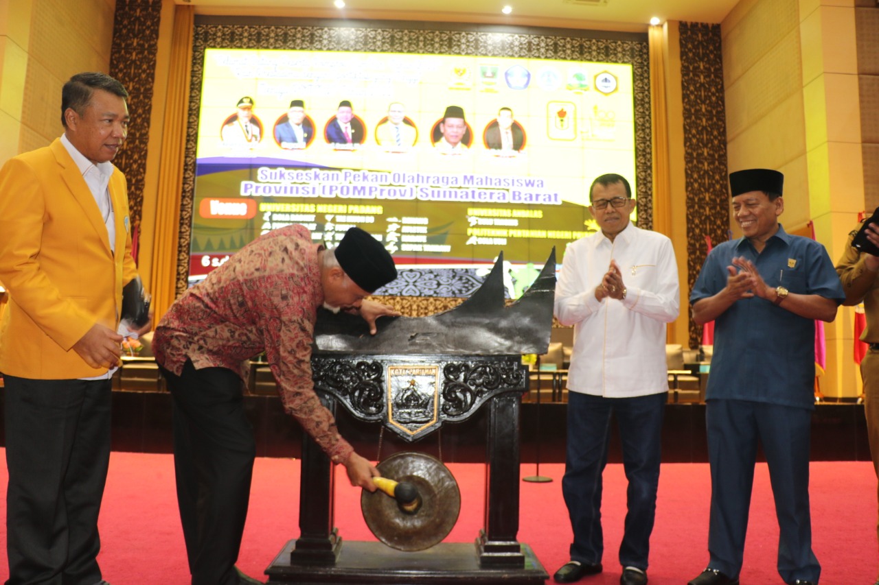 Perdana di Sumbar, Gubernur Mahyeldi Resmi Buka Pekan Olahraga Mahasiswa Provinsi di UNP