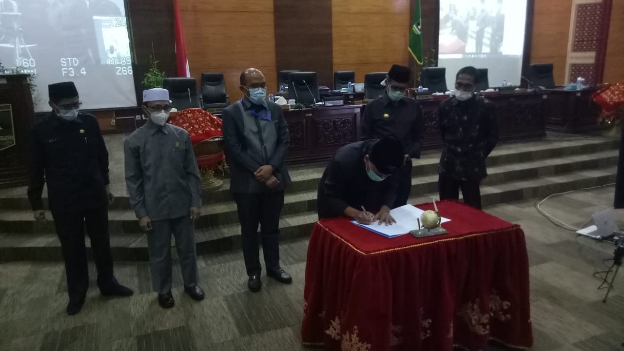 Perda Adaptasi Kebiasaan Baru Disahkan, Gubernur Sumbar : Penting Dalam Pengendalian Covid 19 