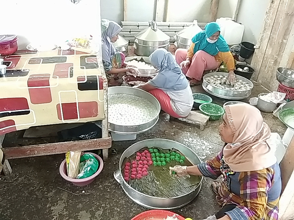 Kue Mangkuak, Jajanan Khas Minang yang Legit dan Alami