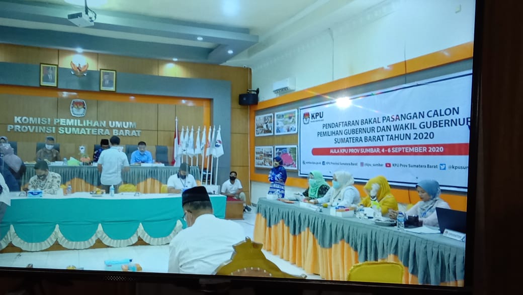 Bakal Calon Gubernur-Wakil Gubernur Sumbar Mendaftar Ke KPU Sumbar