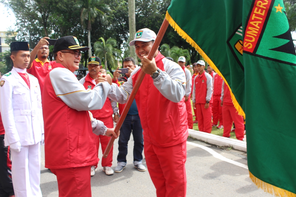 WAGUB SECARA RESMI LEPAS KONTINGEN POPNAS SUMBAR