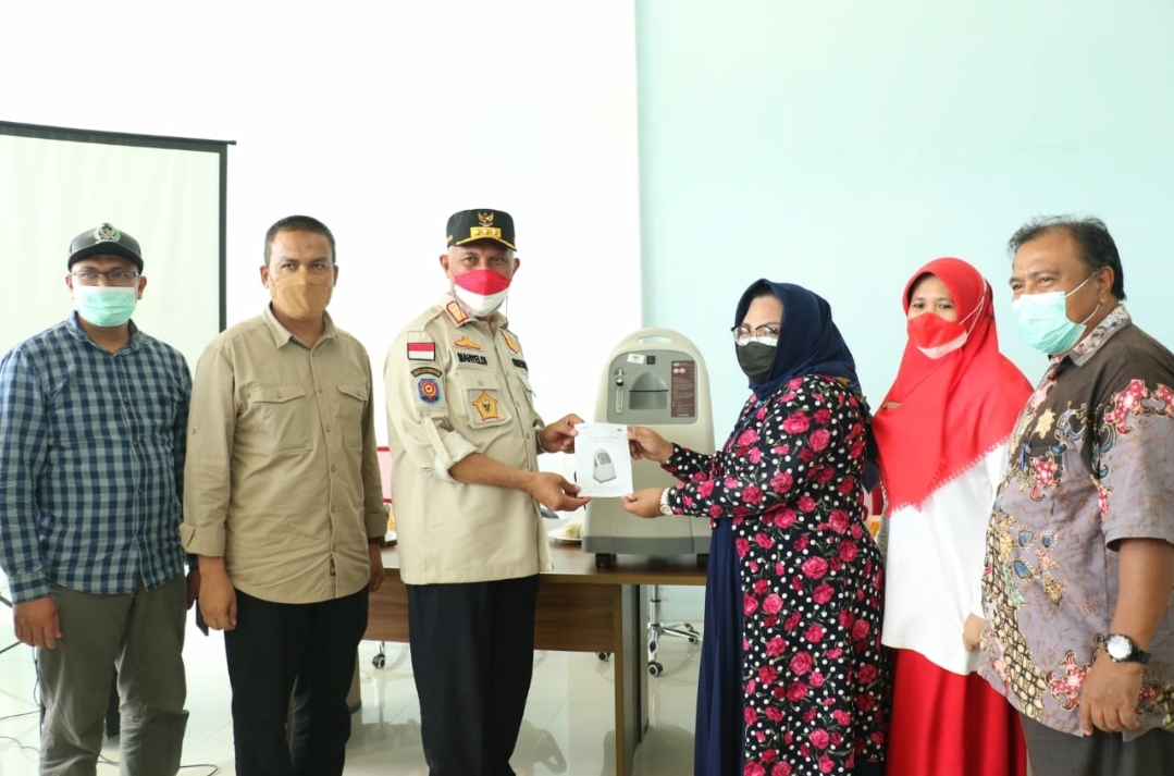 Serahkan 4 Unit Konsentrator Oksigen, Gubernur Mahyeldi Tinjau Persiapan RS. Tapan sebagai RS Rujukan Covid-19 