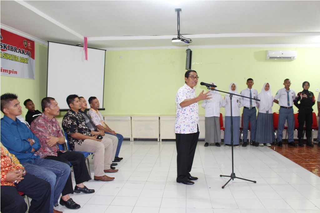 KADISPORA SUMBAR BUKA PEMBEKALAN CALON PASKIBRAKA 2017