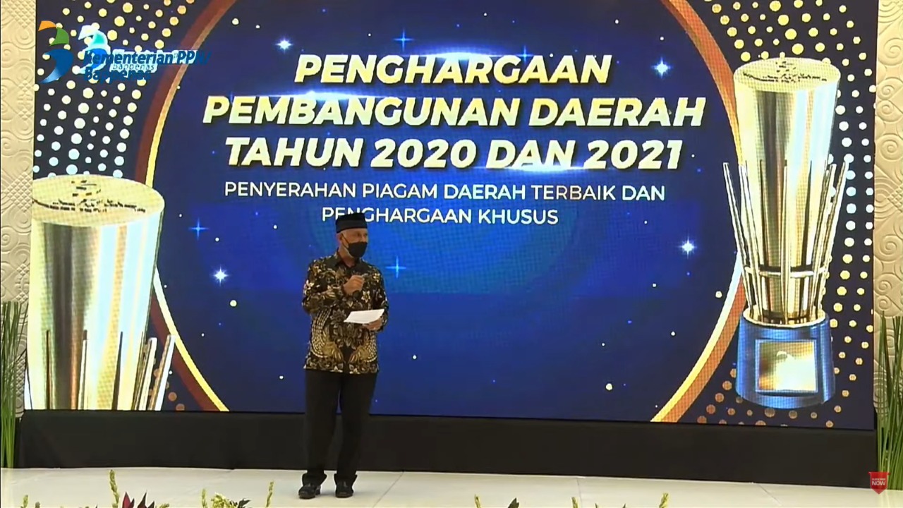 Sumbar Raih Peringkat I Terbaik Penghargaan Pembangunan Daerah dari Bappenas RI